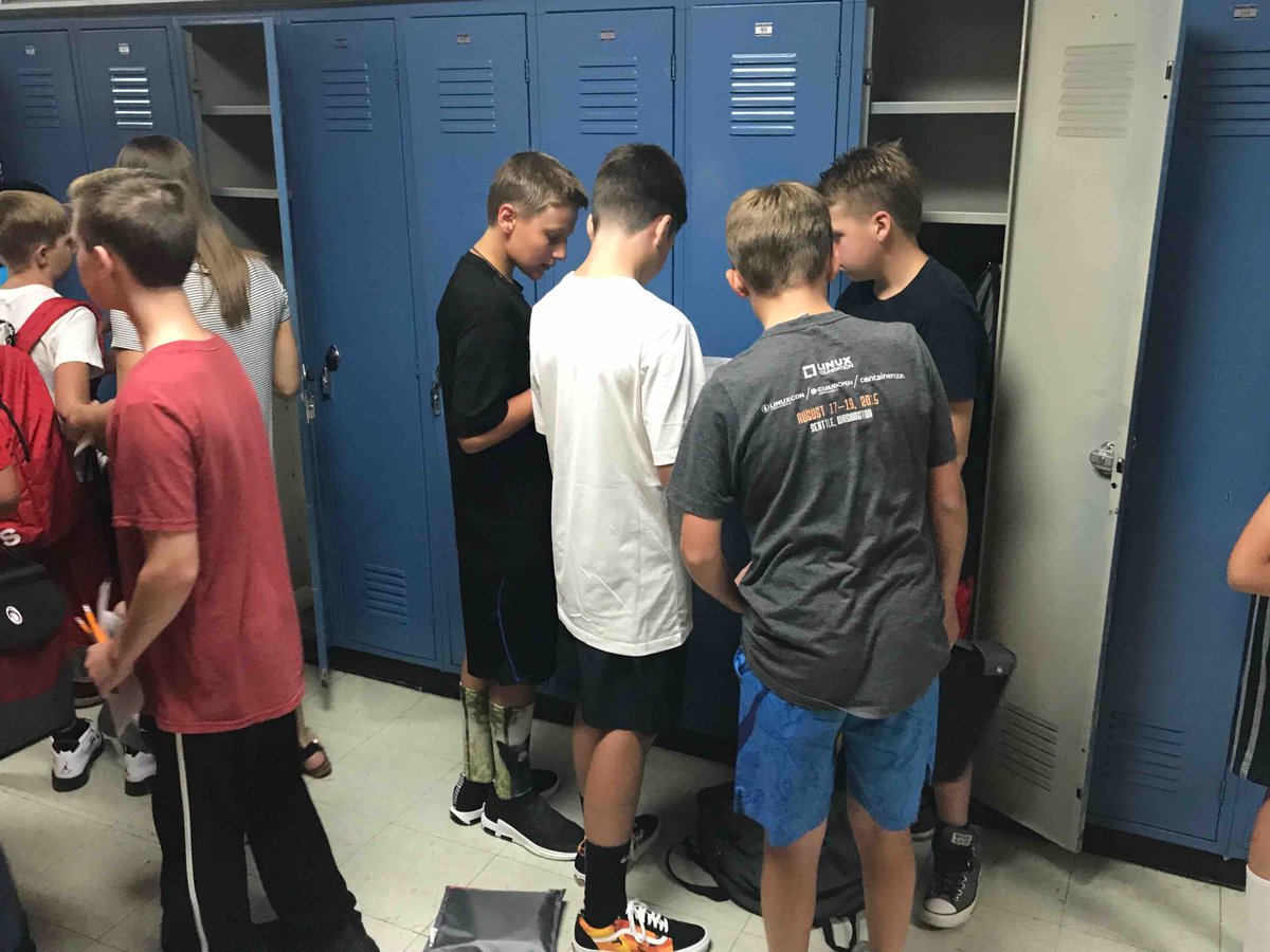 ThompsonR2J's tweet photo. Today is the first day of school for 7th and 8th graders at Turner Middle School. 
Here are a few shots from the campus. 
#2019Back2School
#TurnerMiddleSchool
#WeAreThompson
#ThompsonSchools https://t.co/KwwZ9NjPrr