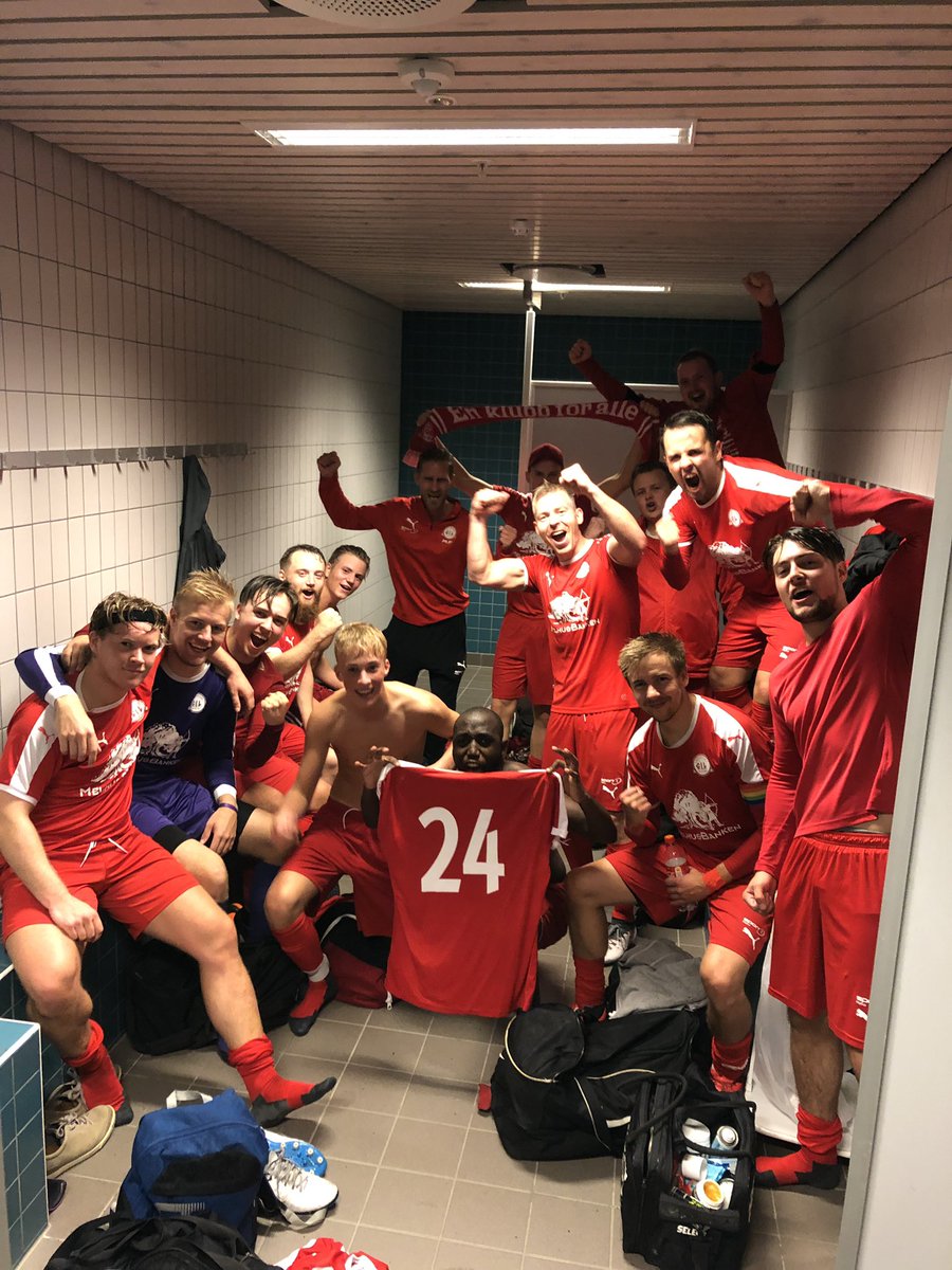 bb77ultras's tweet photo. Klasseforskjell på og utenfor banen. 1-3 i vårt favør! https://t.co/yW5Nt8q0Yr