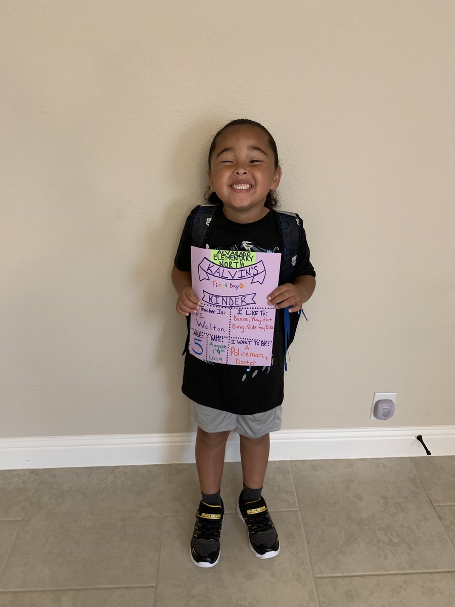 KDC0ne's tweet photo. First day of school https://t.co/rhbx6fymCD