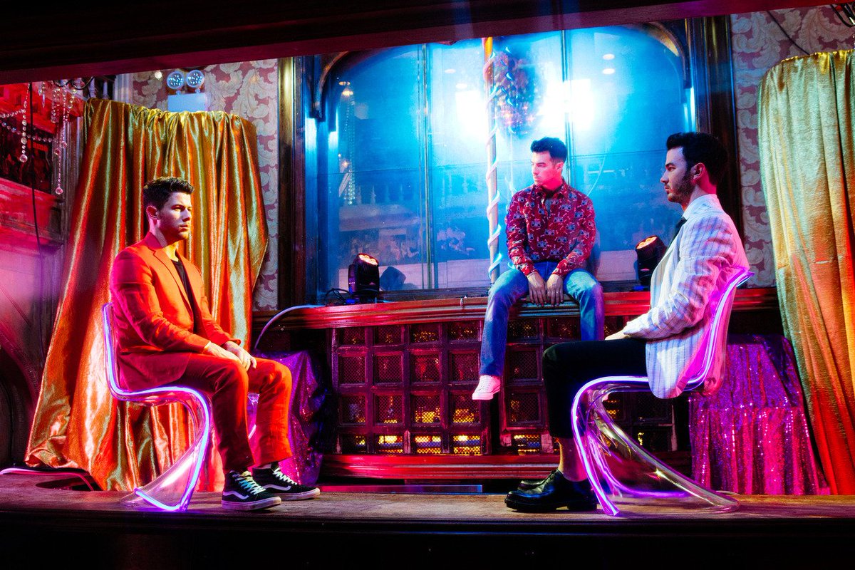 JONAS_ROCKS_EC's tweet photo. New stills from
Nuevas fotos de
#OnlyHumanVideo https://t.co/Mj7g0yqiM0