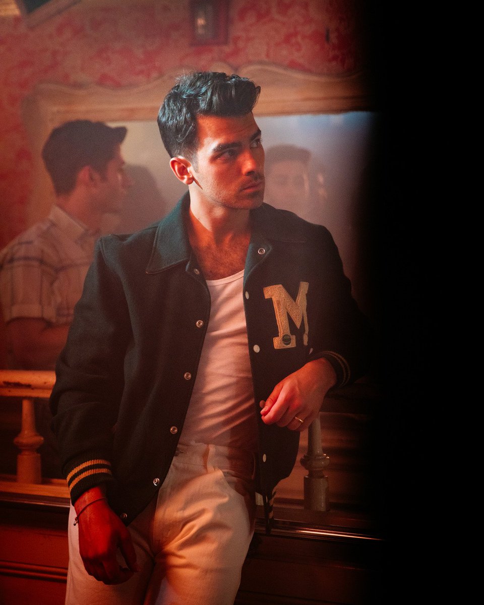 JONAS_ROCKS_EC's tweet photo. New stills from
Nuevas fotos de
#OnlyHumanVideo https://t.co/Mj7g0yqiM0