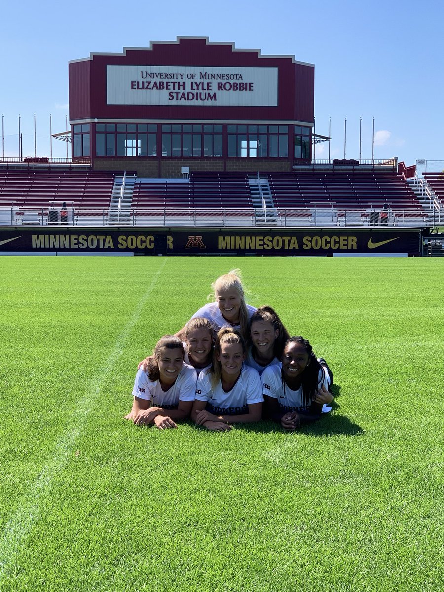 Freshmen ➡️ Sophomores ➡️ Juniors ➡️ Seniors