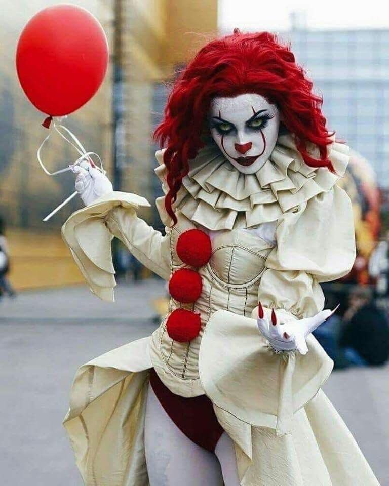 GarageKitsUS's tweet photo. Another "Monster Kit" but with a GKUS twist that will be coming your way soon. 

We're calling her "Pound Foolish”.

#IT #Pennywise #FemalePennywise #modelkit #garagekit #fantastykit #clown #garagekits #garagekitsus #garagekitsuscolors #comingsoon #killerclown https://t.co/nBr2Eud6v6