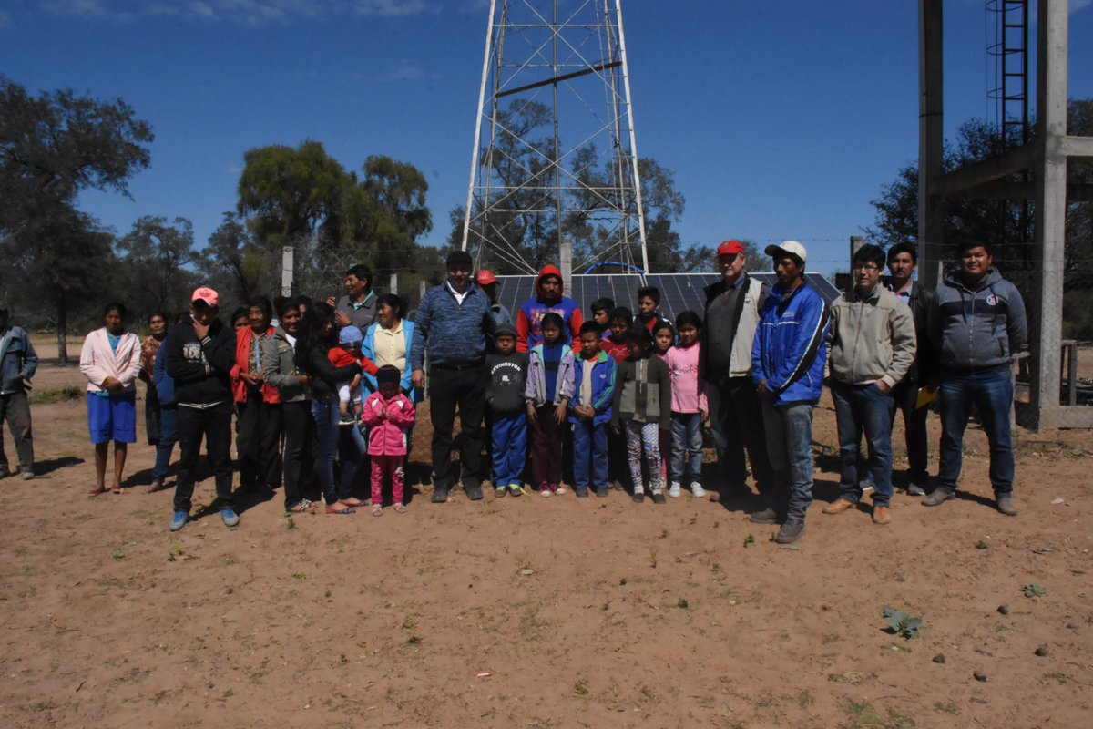 munimariscal's tweet photo. El intendente de la Municipalidad de Mcal  Estigarribia, Elmer Vogt,  ayer lunes, entregó de manera oficial a varias comunidades ribereñas del Pilcomayo, sistemas con paneles solares de bombeo de agua desde pozos  profundos, con tanque elevado.
#MariscalSeVive! #ElChacoSeSiente! https://t.co/9CQpRCyQOD
