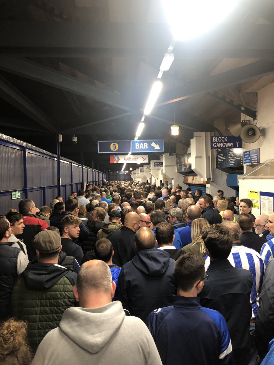 What a joke 10 minutes after the game has finished <a href="/syptweet/">South Yorkshire Police</a> <a href="/SheffCouncil/">Sheffield City Council</a> 🤷🏻‍♂️and we’re moving nowhere!!!!!!