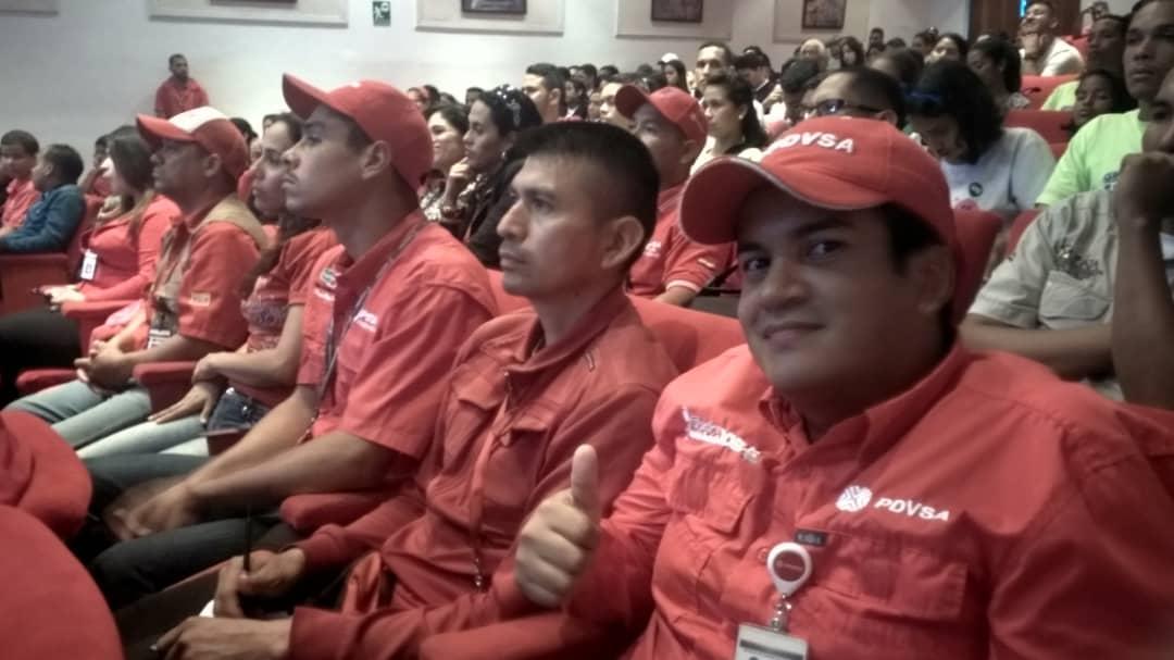 PDVSA's tweet photo. Se llevó a cabo Encuentro Juvenil #Anz2019 con la participación de la Comisión Nacional @JPSUV y @FNJPetrolera se presentó el Plan de Trabajo 2019 y Caracterización de la fuerza juvenil petrolera, gasífera y petroquímica para avanzar hacia la construcción de la Patria Nueva. https://t.co/rcR9nkGcWX