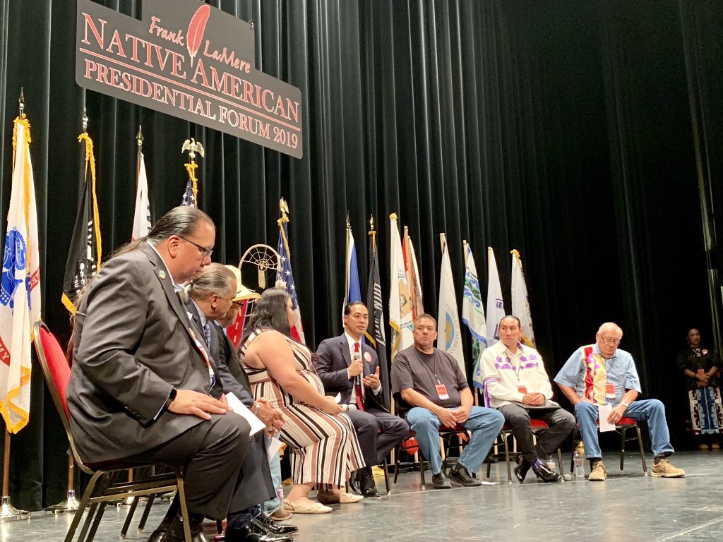 antoniajen14's tweet image. .@JulianCastro talks about federal recognition #NativeForum #NativeVote2020
