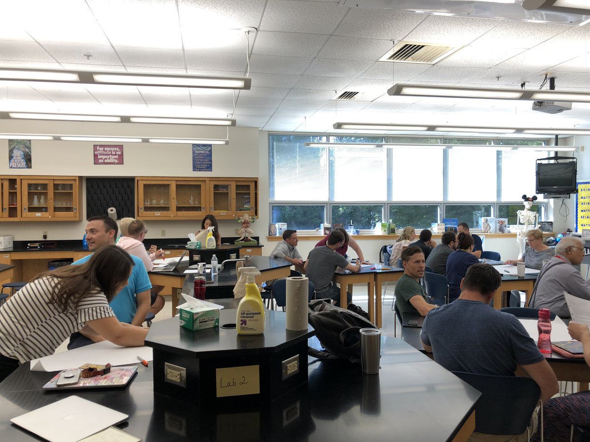 SALS_Academics's tweet photo. Excellent day for a professional learning at 18th &amp; Broom. All T’s were hard at work learning new instructional techniques and honing tried &amp; true ones for the upcoming school year. Can’t wait for students to enter next week! #TenuiNecDimittam #SalsPD https://t.co/pfAfT8XzpA