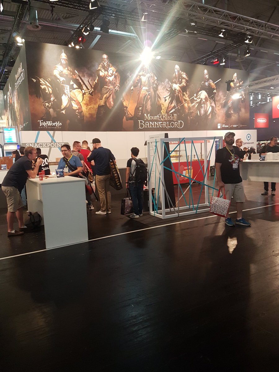 telefonzelle97's tweet photo. Heute war der erste Gamescom Tag. Es gab viele coole Games zum anspielen. Da ich alle Tage auf der Messe bin wird alles langsam angegangen 🤫 morgen folgen weitere Bilder. 😎 #Gamescom19 https://t.co/7fJfYynm1d