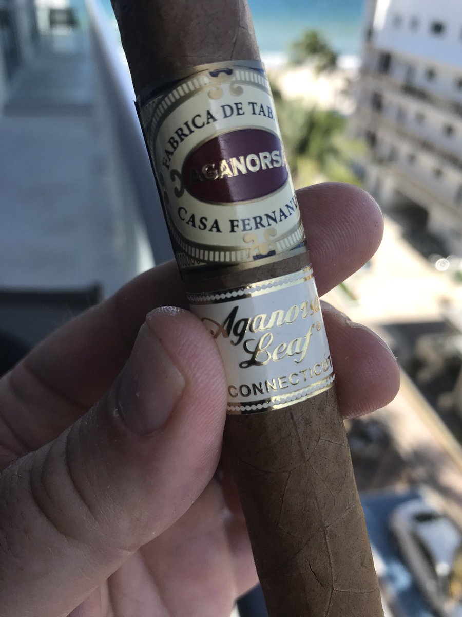 Dionnephilippe's tweet photo. @terencereilly82 thanks to a really good friend, I am now smoking an @AganorsaLeaf casa Fernandez cigar https://t.co/38GrTcDRPB