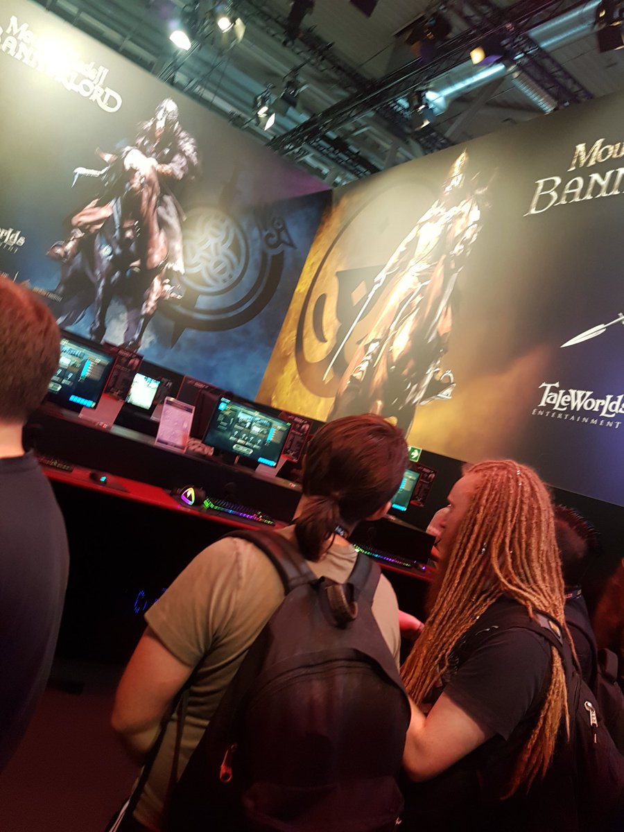 telefonzelle97's tweet photo. Heute war der erste Gamescom Tag. Es gab viele coole Games zum anspielen. Da ich alle Tage auf der Messe bin wird alles langsam angegangen 🤫 morgen folgen weitere Bilder. 😎 #Gamescom19 https://t.co/7fJfYynm1d