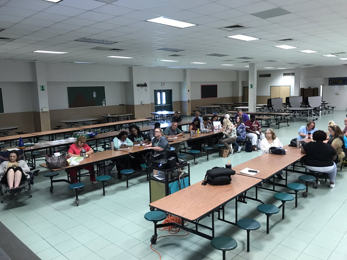 Great group of educators <a href="/HempsteadISD/">Hempstead ISD</a> to train <a href="/CATCHhealth/">CATCH Global Foundation</a> Coordination Kit! They are excited to implement CATCH at there school. Looking forward to it.
#CATCHtraining #catchworks