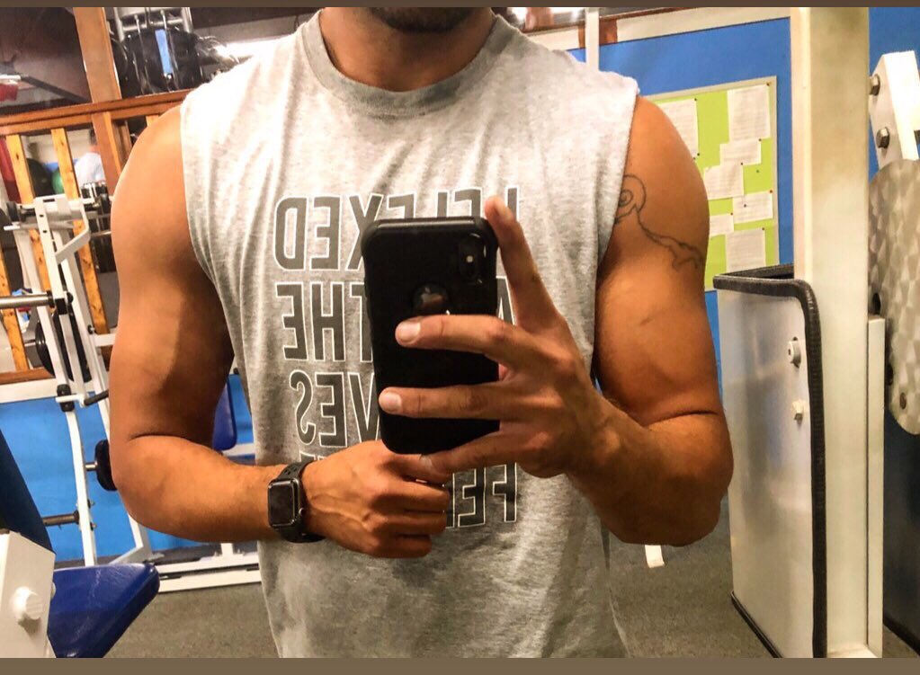 ArmandoOlivas1's tweet photo. #bodybuilder #bodybuilding #fitness #gym #workout #muscle #fit #motivation #body #diet #gains #fitfam #aesthetics #exercise #gymrat #gymtime #lifestyle #model #teainibg #beastmode #gay #pride #musclegay #circuitboy #shreded #muscledaddy #gaymuscle #gorilla #DIT #daddyintraining https://t.co/iYzGUcGCeC