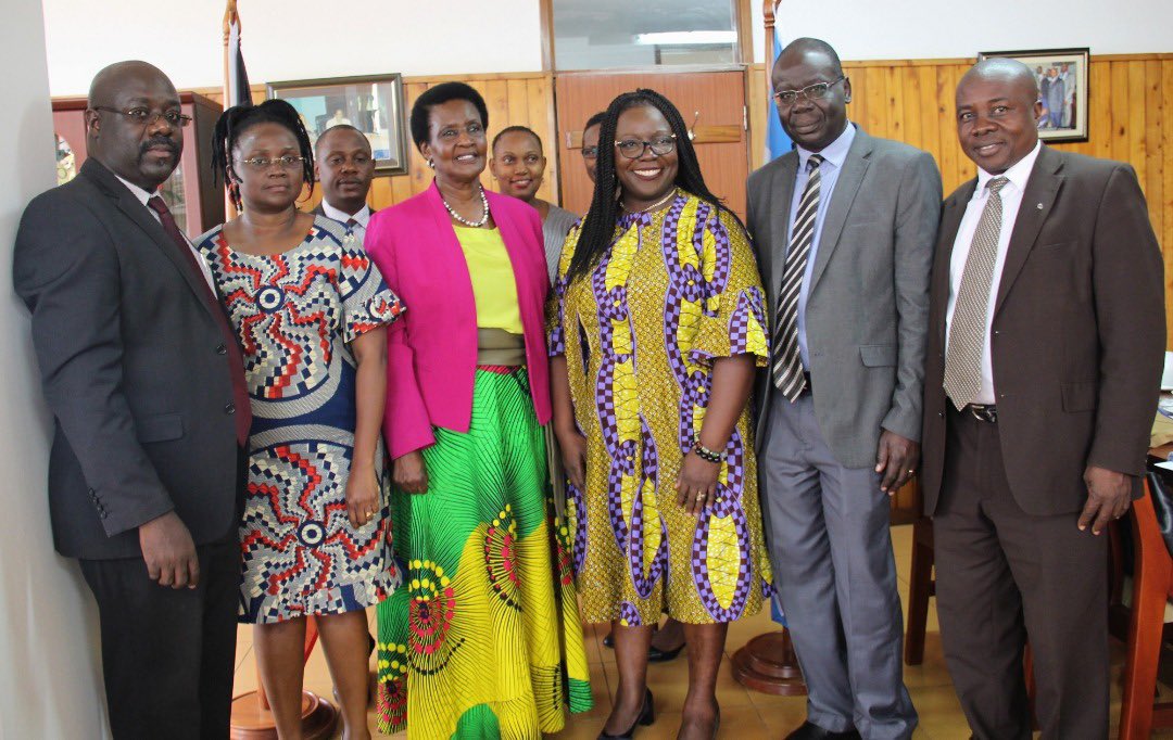 ElsieAttafuah's tweet photo. Paying my courtesies to Hon. Amelia Kyambadde @AKyambadde Minister of @mtic_uganda was humbling. An inspiring woman leader. We discussed #AfCFA &amp; symposium 4 businesses, trade &amp; dev’t, value addition, mining, Industrial Policy @UNDPUganda @UNinUganda @ahunnaeziakonwa @UNDPAfrica https://t.co/vQ4Tr8IX2u