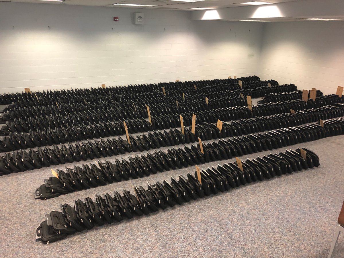 bcsdtechnology's tweet photo. @FoxLanePride 9th, 11th &amp; 12th graders-we are ready to hand out your Chromebook. Don't forget to have your parents complete the online agreement-https://t.co/bLasS81Dcf or bring a signed paper copy with you on September 3rd!-https://t.co/I6Eu8dg7hf
@BCSDNOTES @RoganFLHS @ATinBCSD https://t.co/iYYg51hE5t