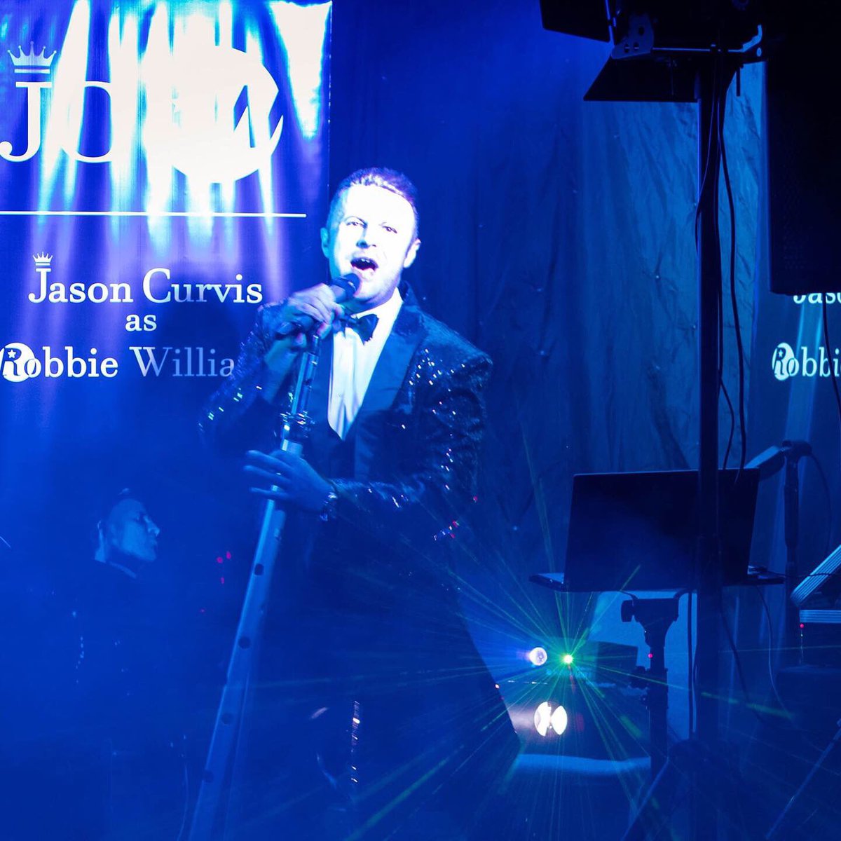 JC as RobbieWilliams tweet media