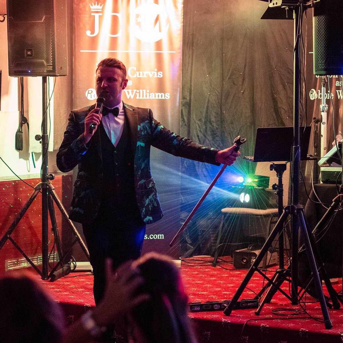 JC as RobbieWilliams tweet media