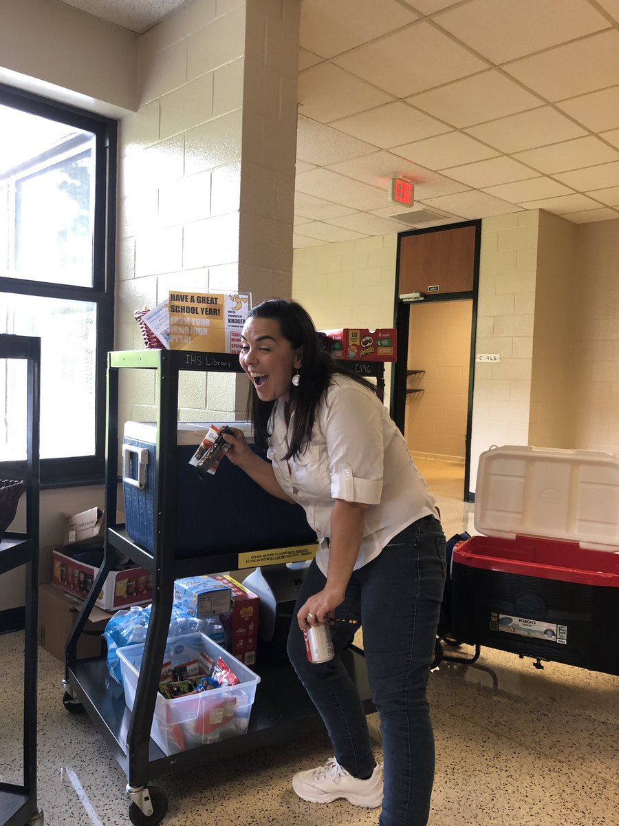 IrmoPtso's tweet photo. @IrmoPtso delivered goodies to staff and teachers today @IrmoHigh https://t.co/ZB05vpWPpm