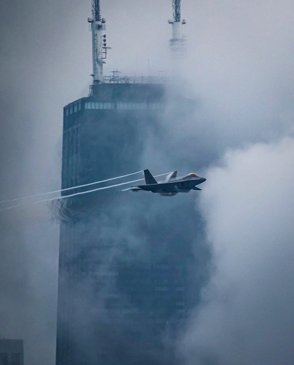 الطائرة الروسية SU-30SM والأمريكية  F-22 raptor.. أيهما سينتصر حين وقوع مواجهة؟ ECcV0GbWwAAqFLg