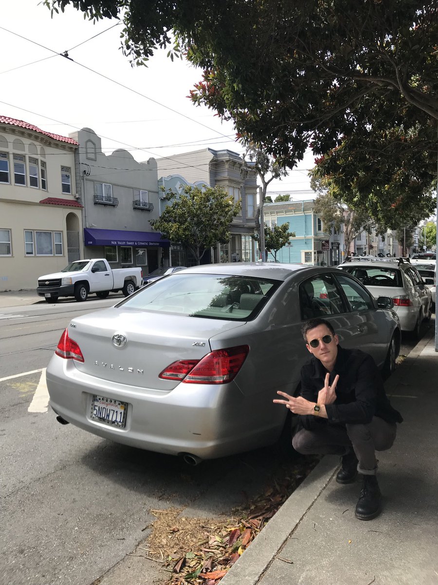 mfbenji's tweet photo. My deeply disturbed brother sends me pictures of every Toyota Avalon he sees for absolutely no reason at all https://t.co/Q7ENIEGgI5