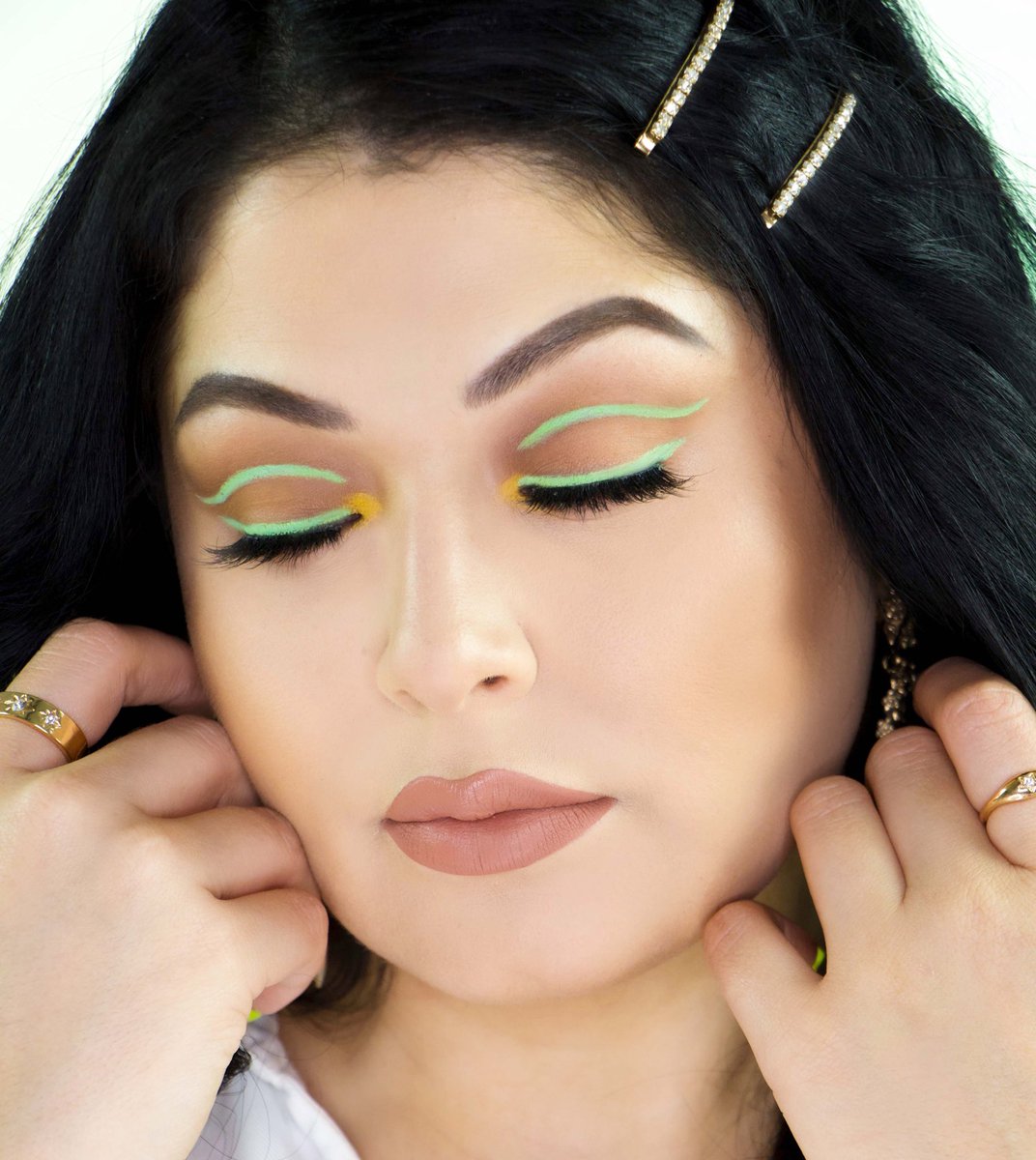 AnaGrace__'s tweet photo. @BenefitBeauty Kabrow In 5
24 Hr Brow setter
Hoola Bronzer #benefitbrows
@Doseofcolors Meet your Hue in 110
Katy x Desi friendcation palette in Necessary #doseofcolors
@fentybeauty Lime Feva #baeside #fentybeauty
@ColourPopCo BFF lip liner Sueño de coco #colourpopme https://t.co/5V2417ZPwz