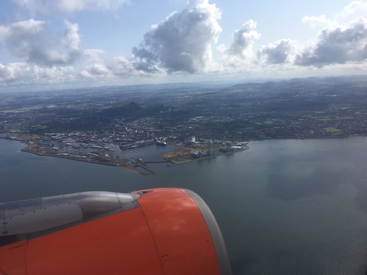 sarahmarley86's tweet photo. Day 6: Sad to say goodbye to France and @pjbouchet but happy to catch up with pals in Edinburgh! #RealHoliday 5, #AcademicHoliday 1 https://t.co/Rc8Q4nMRZc