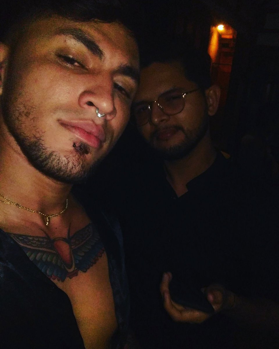 freehiling's tweet photo. EL MOZO DIO LA.MEJOR RUMBA CON DJ NITRO  ME ENCANTO LA MARICA TIENE MAGIA ... 🐈🐱 https://t.co/0isWp671Qf