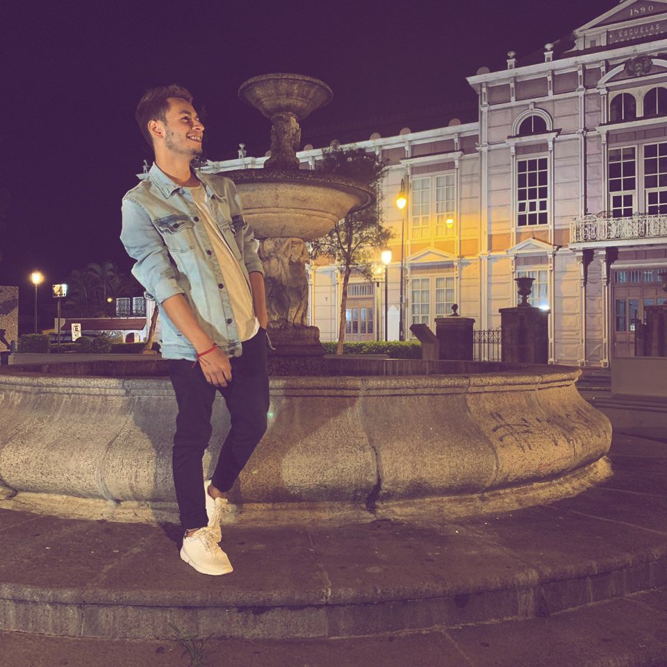 WilliamRivera98's tweet photo. "Cuanto más oscura es la noche, más brillantes son las estrellas".

-Fëdor Dostoievski.

#nightlife #shine #drems #stars #darkness https://t.co/qKG5AMPfaE