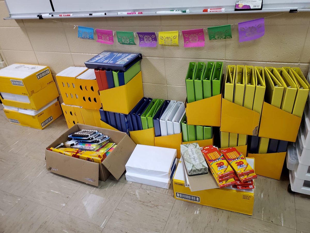 LCHSCards's tweet image. Thank you to everyone who donated school supplies to Livingston Central High School. #Liveitup