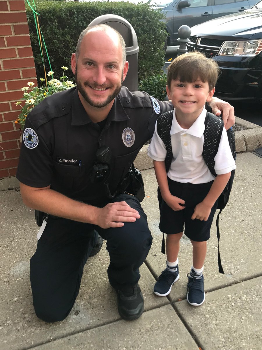 Juliefs77's tweet photo. It was a great first day of school at St. Catherine of Siena! Looking forward to a great year ahead! #StCatherineColts https://t.co/L09JISgvjb