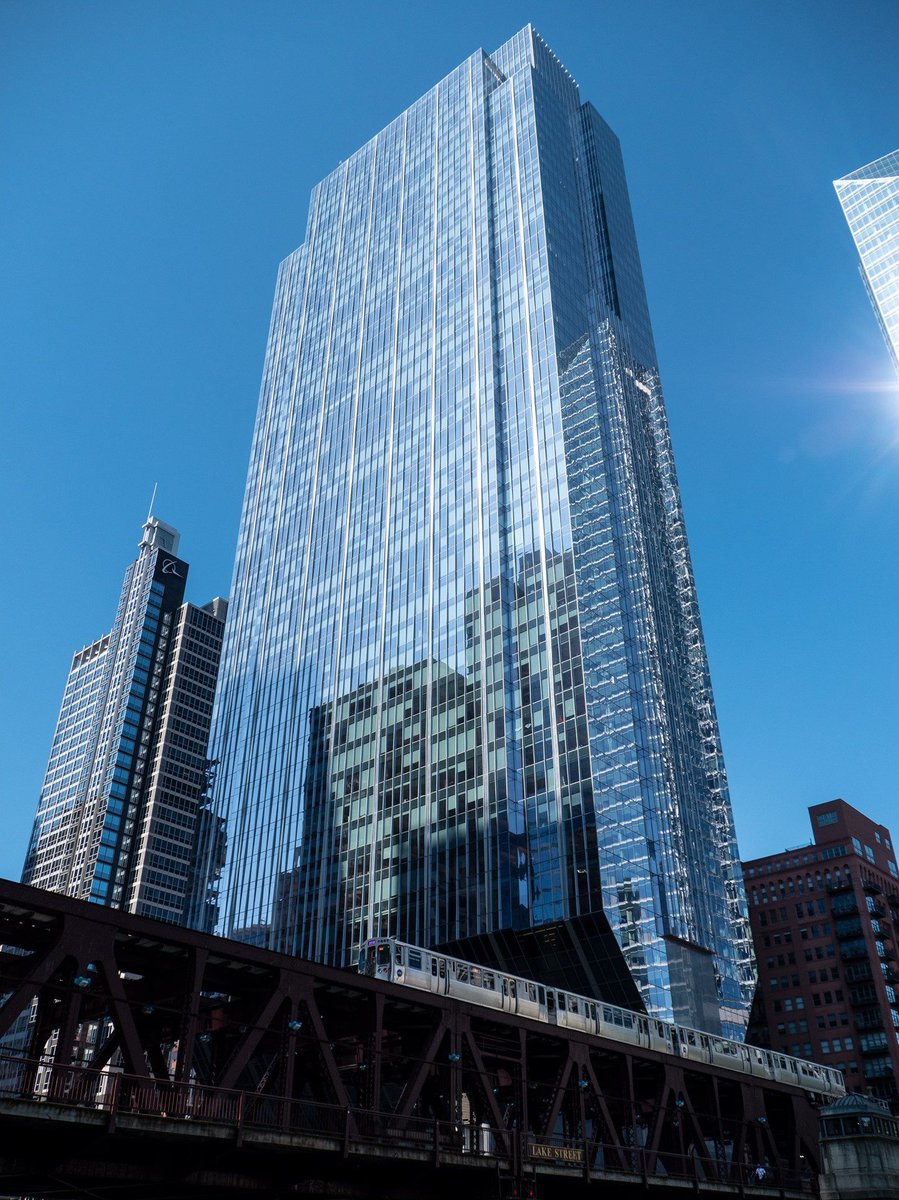 Bridge_Realtors's tweet photo. 150 N Riverside is 54 stories standing tall & strong πͺ
#BridgeInternational #TeamBridge #Chicago #Chicagoarchitecture #architecture #realestate #compass #Chicagobuilding https://t.co/oBECUV8ABj