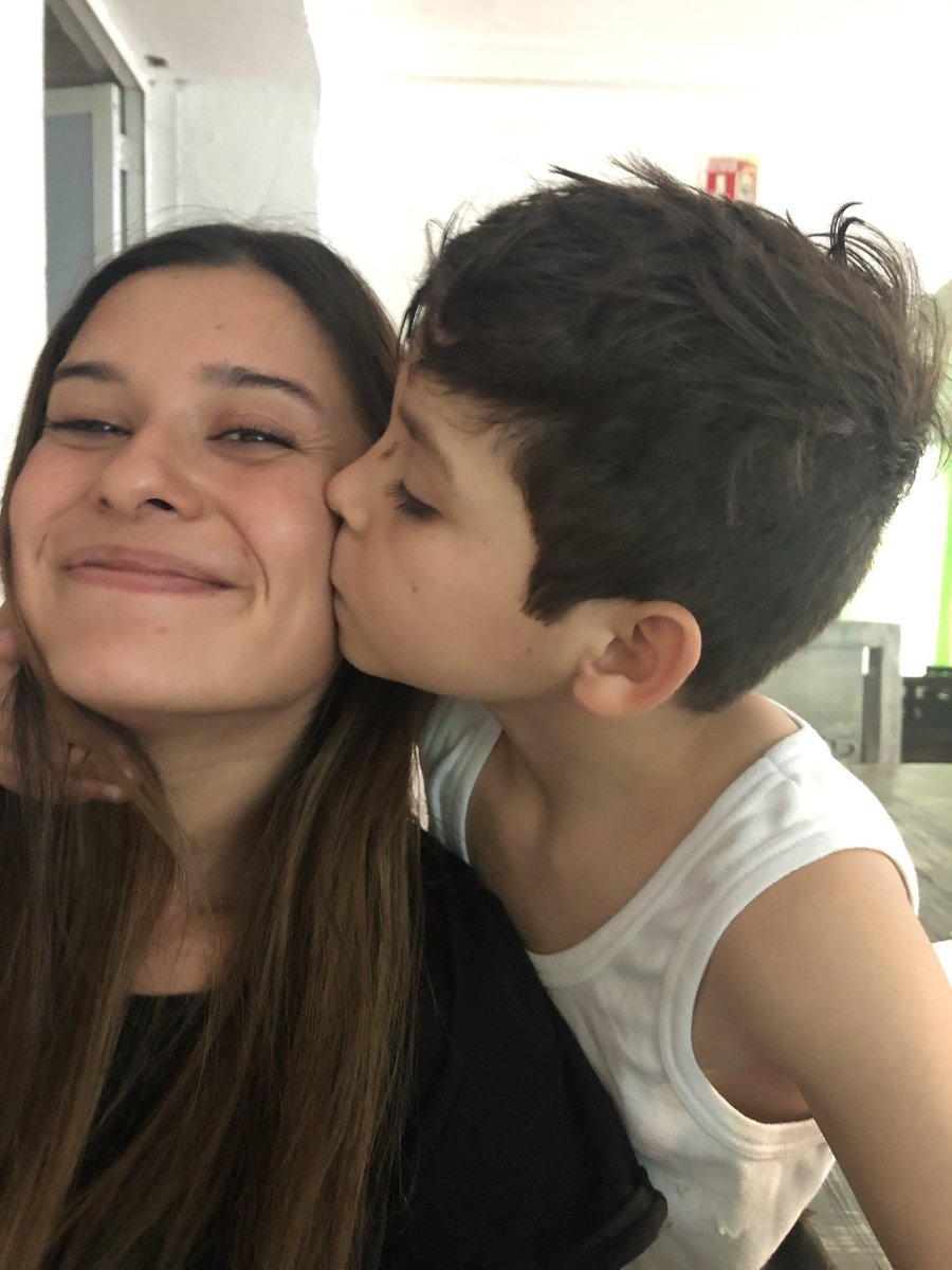 dianaalc's tweet photo. Hola @Papas_Sabritas Soy voluntaria en la casa hogar Minesterios de Amor en Guadalajara, Jal. y no hay nada en el mundo que le haga más feliz a los niños que jugar con tazos y más si son de dragon ball! Al nivel que ellos han hecho sus propios tazos! https://t.co/4Q4fmnHx6d