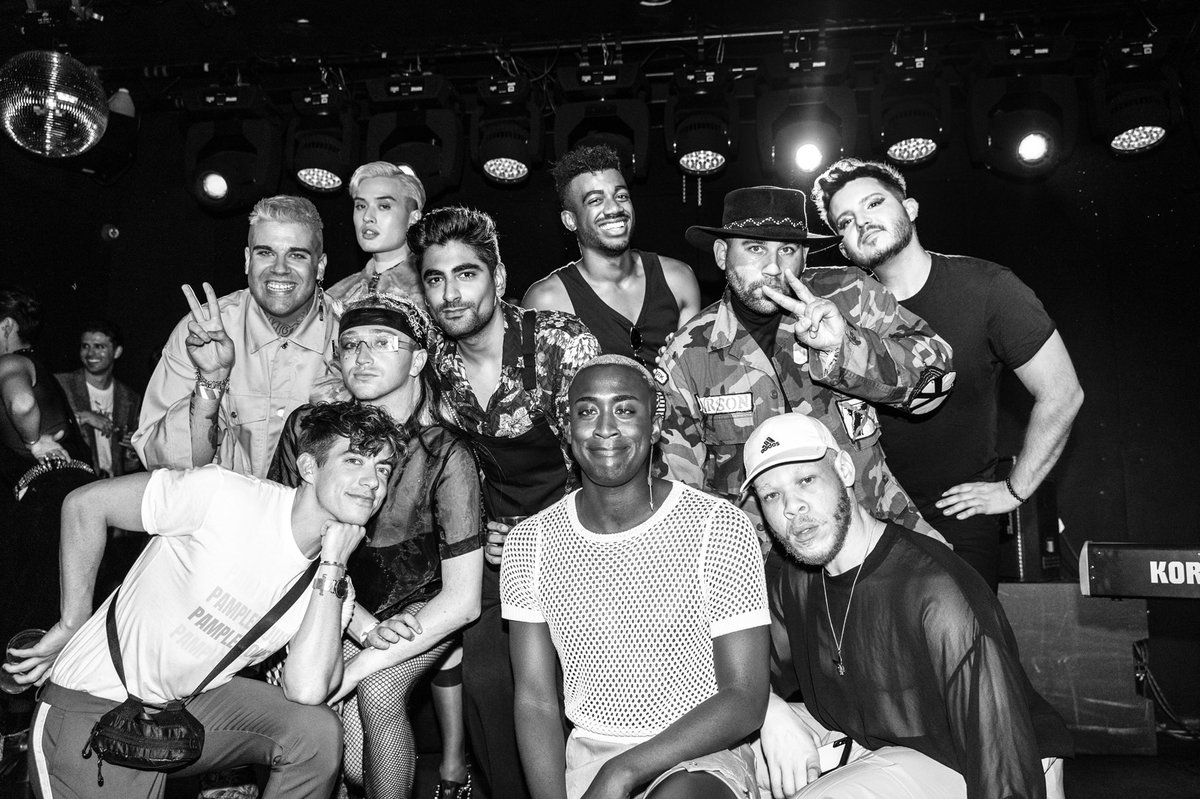 VINCINT_'s tweet photo. oh what a night π΄ #proud365 https://t.co/xda2Dq0Wei