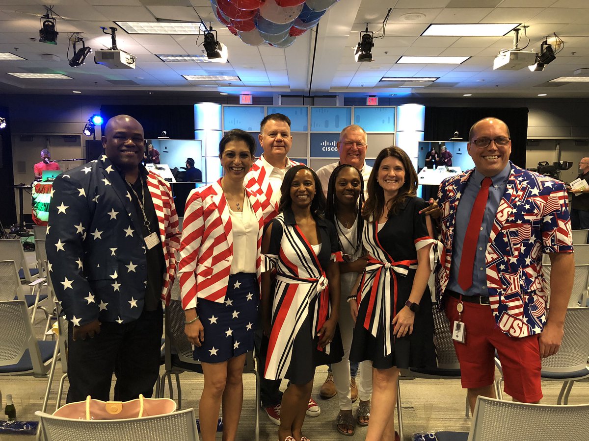anujaksingh's tweet image. Fantastic year end celebration with the US public sector CX crew @WeAreCisco #ProtectServeEducate #wearecisco #ciscocx