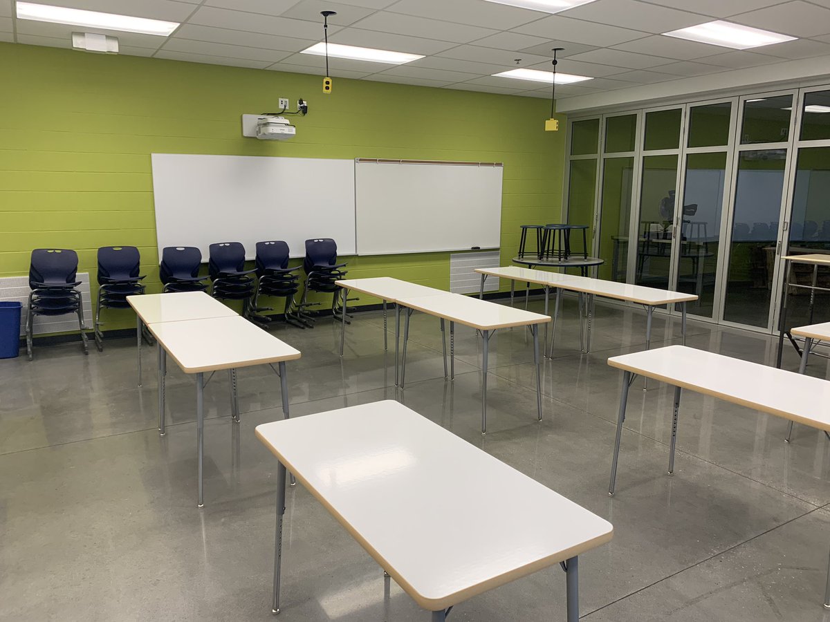 oilcountry44's tweet image. Finally got into my new classroom! Can’t wait to put my own touch on it! Still waiting to see what I can put up on the walls/hang from the ceiling. #gamemyclass #firecodes