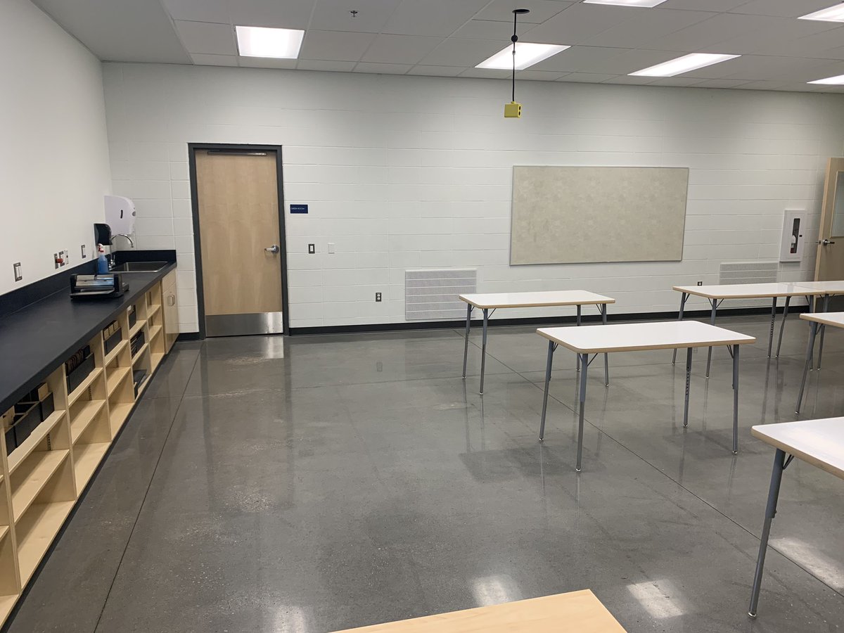 oilcountry44's tweet image. Finally got into my new classroom! Can’t wait to put my own touch on it! Still waiting to see what I can put up on the walls/hang from the ceiling. #gamemyclass #firecodes