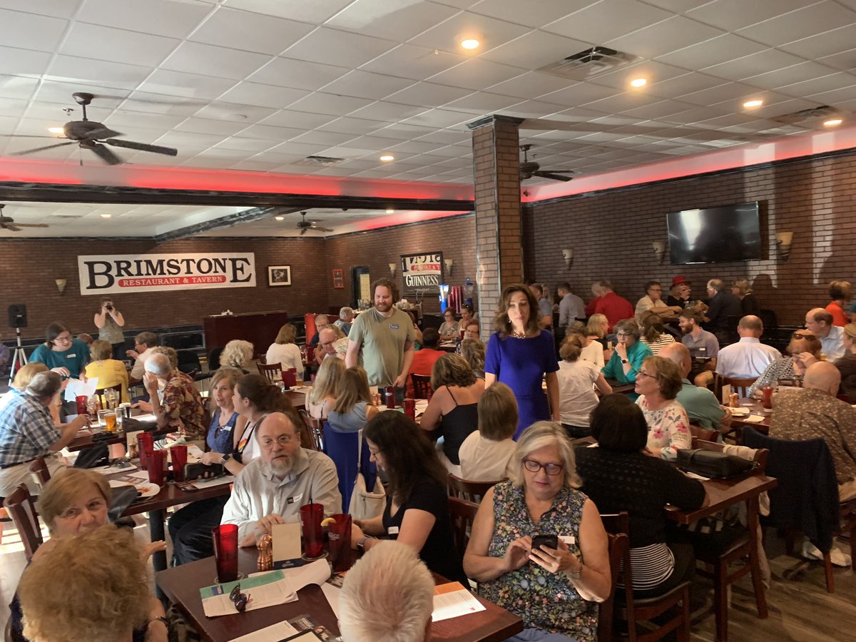 HeyLandoAlex's tweet image. Packed house for North @fultondems Meeting hearing from @teresatomlinson and writing thank you letters for @RepLucyMcBath ! #GA06 #MarchForward2020 #GApol