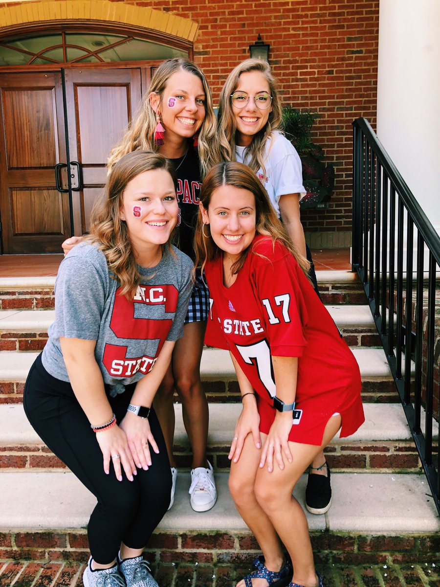 If you sign up for recruitment between today and Thursday at 12:00pm a select few will be chosen for a ~Panhellenic Swag Bag~ that has a bunch of fun goodies in it! Winners will be announced at Ice Cream social at Witherspoon and Harris Field on Thursday from 4:30-7:00pm!