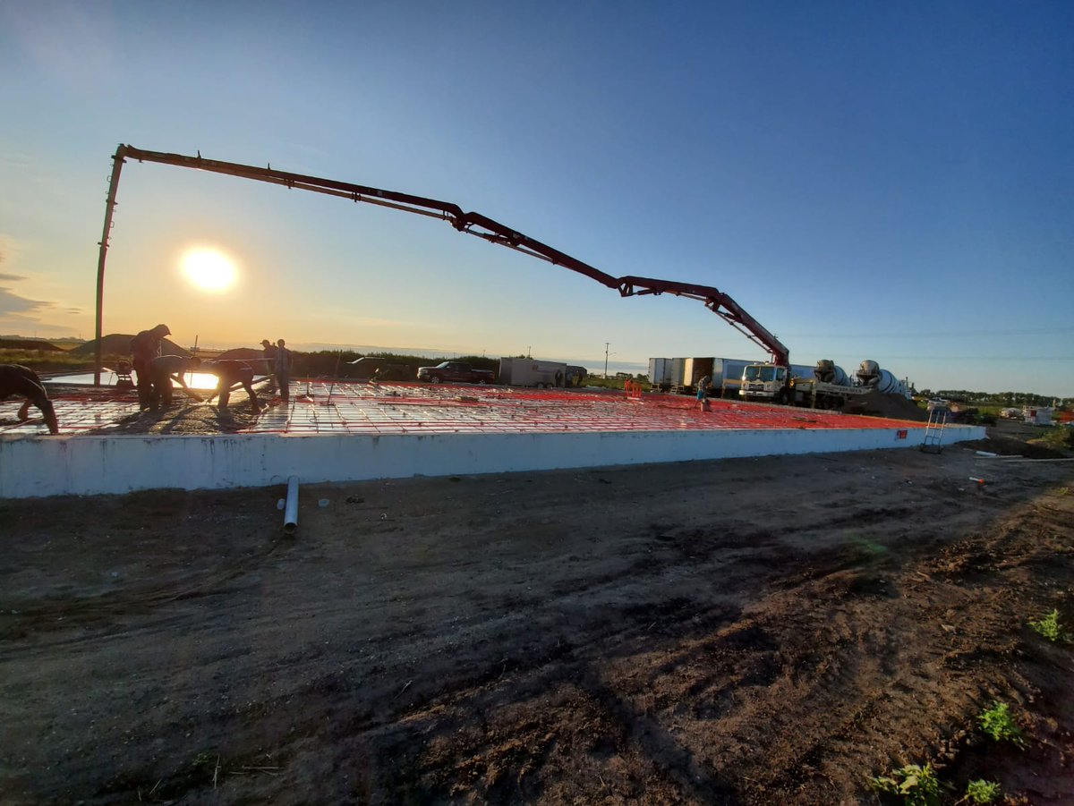 WinklerConcrete's tweet photo. Had an excellent morning delivering and pumping concrete for Henry Friesen Construction. Henry and his crew did a masterful job on this shop floor in the Rhineland West Ag Park. #henryfriesenconstruction #winklerconcrete #pumpingconcrete #concreteworkshard https://t.co/AmsgaOI6Lt