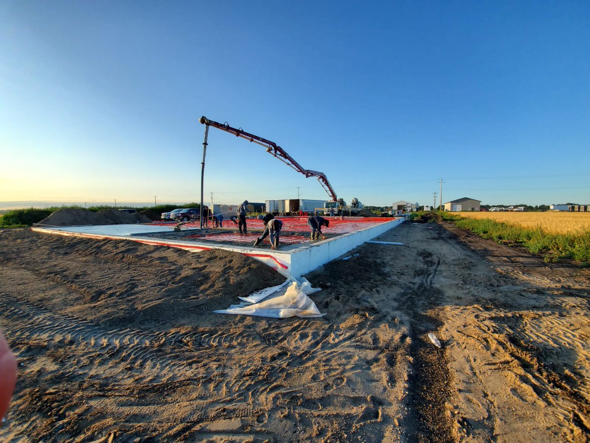 WinklerConcrete's tweet photo. Had an excellent morning delivering and pumping concrete for Henry Friesen Construction. Henry and his crew did a masterful job on this shop floor in the Rhineland West Ag Park. #henryfriesenconstruction #winklerconcrete #pumpingconcrete #concreteworkshard https://t.co/AmsgaOI6Lt