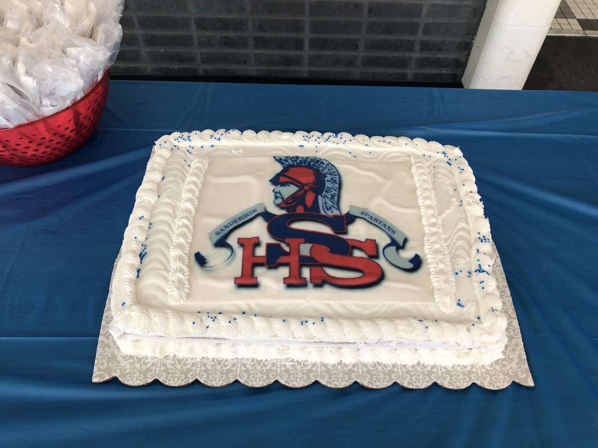 DiannKearney's tweet photo. Shoutout to these @SpartanTweets staff for treating us to lunch today! πππ° #thelegacycontinues #sandersonway https://t.co/tKwEDzbWrN