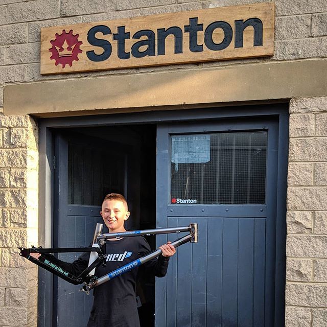 StantonBikes's tweet photo. The first raw SwitchFS to leave HQ goes to @t0dney from @pinnedtvuk awesome build to follow! #keepitpinned #pinnedtv #stanton #stantonbikes #steelisreal https://t.co/0i9Xjvvqcf https://t.co/d78W8gGQqt