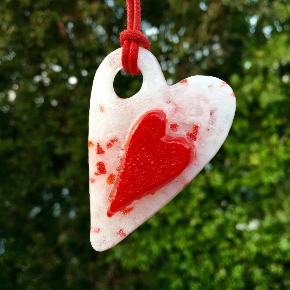 bloomeze's tweet photo. I am so honored to be chosen as a featured artist by Delphi Glass!  Available at https://t.co/UdQPbpyPRQ   #delphiglass, #artvetro https://t.co/ayZiu9V3AZ https://t.co/nK59U73W72