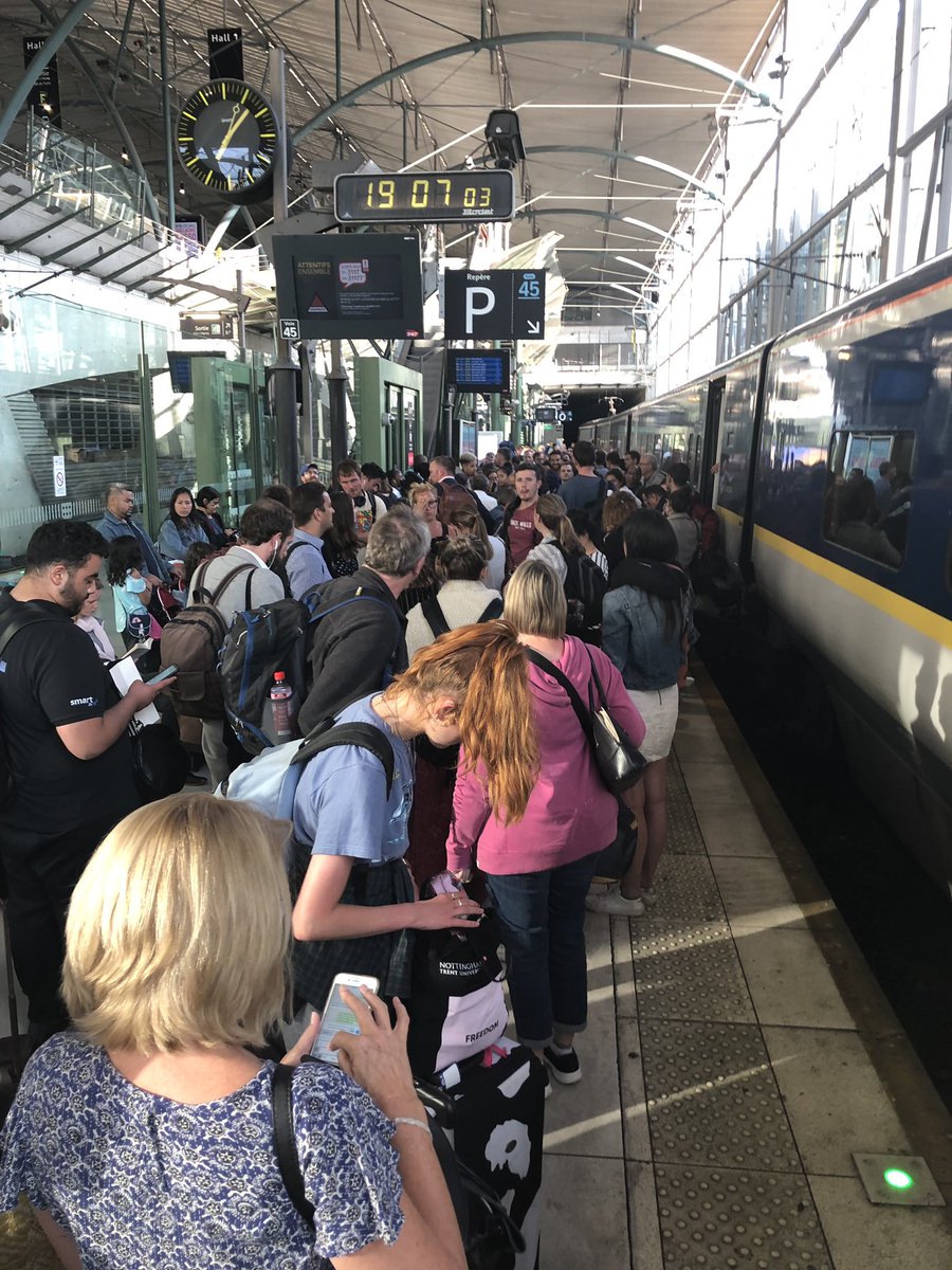 RobinPjazz's tweet photo. Wow, not a gd day for @Eurostar, our trip out to #Bruges was plain sailing to be fair, but check-in issues, cancelled trains & trespasser on the train today meant a 3 1/2 hour delay returning.. better comms pls & better systems needed in place at Lille maybe? #ES9149/1 #travel https://t.co/3Ompjos5lN
