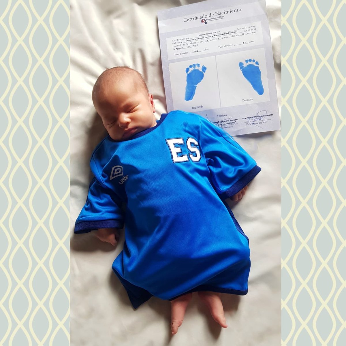 Cuando llegué a El Salvador, pensé que venía a ganarme la vida como futbolista, como hice toda mi vida. El tiempo pasó, llegó mi esposa <a href="/DenuGarcia/">Den-u</a> y entre tanta calidez humana nos fuimos encariñando y quedando.
  Hemos pasado por un montón de situaciones. Nos hemos...