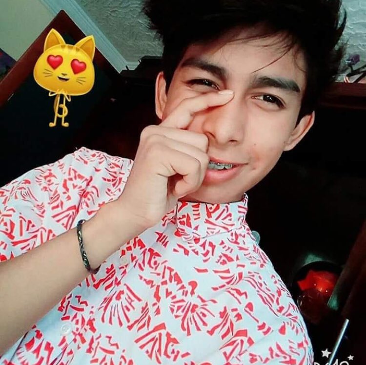 juan_vazquez06's tweet photo. Estoy pensando seriamente en ponerme de nuevo bracketz ๐คญ๐ณโจ ยฟUSTEDES QUร OPINAN?
#Bracketz #SiguemeYTeSigo https://t.co/vLygV5Ohme