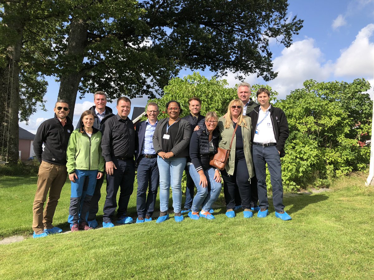 pab_barrera's tweet photo. Today my team visited the farmer couple Siri and Jan Eivind outside Tønsberg. Thankful for the opportunity to learn more about the life of a farmer and impressed by the #passion and #dedication of this couple #yara https://t.co/0IMt1W82Zf