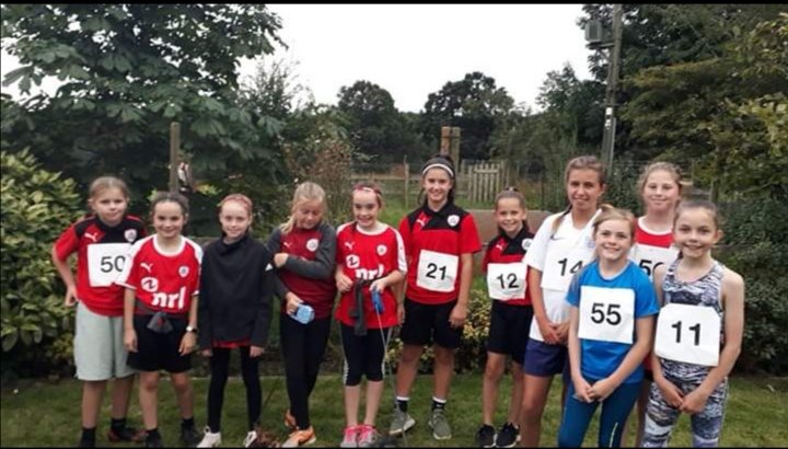 LadiesBarnsley's tweet photo. Some of our girls who completed the Highwood Hobble tonight for #HallamFMcashforkids well done girls and a special well done to the @LadiesU11 Dynamite who was the first junior past the post 🔴⚽🔴❤️💥💥 #youreds #noplaceidratherbe https://t.co/vefS1HpQ4Y