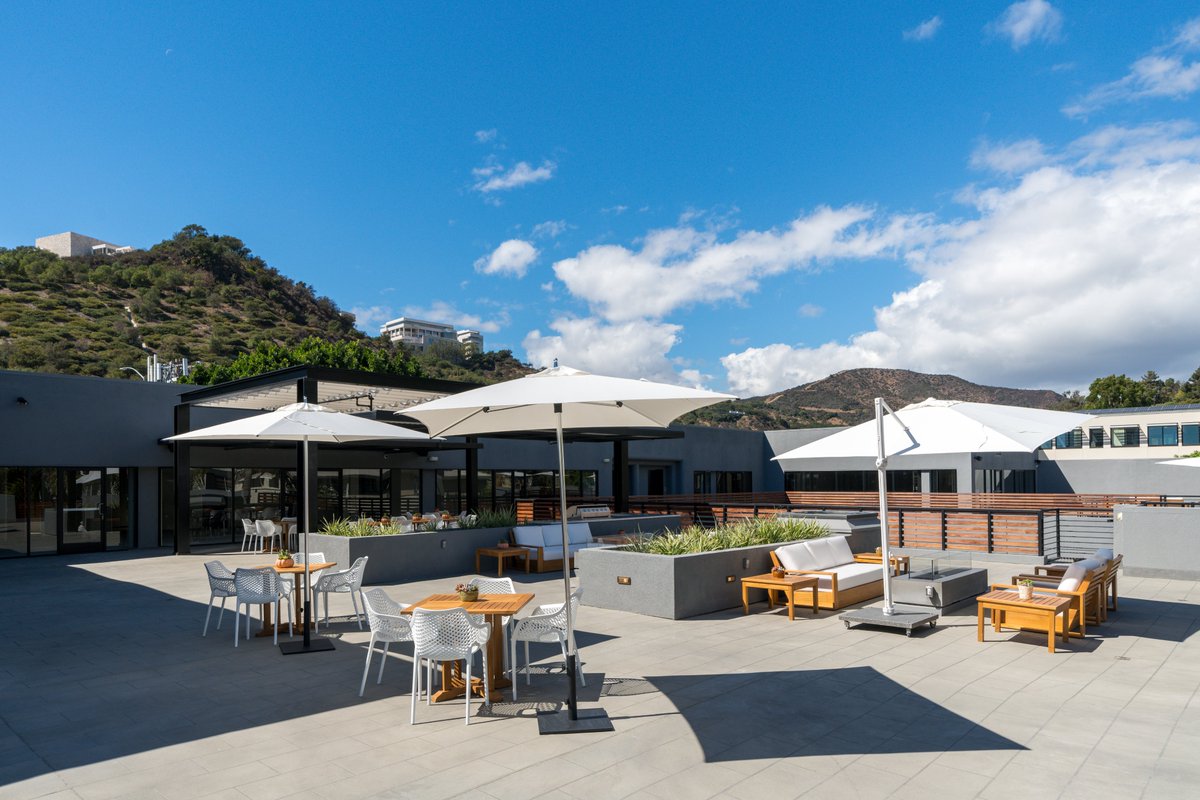 first_property's tweet photo. New Listing for Sale Lease: Over 45,000 sqft private office compound in Prime West LA. Ground Floor boasts incredible ceiling heights. Onsite amenities include a built in BBQ, a dog run, basketball court and Ping Pong table. Contact us for more information! #westlosangeles #la https://t.co/2mCAv2VJlS