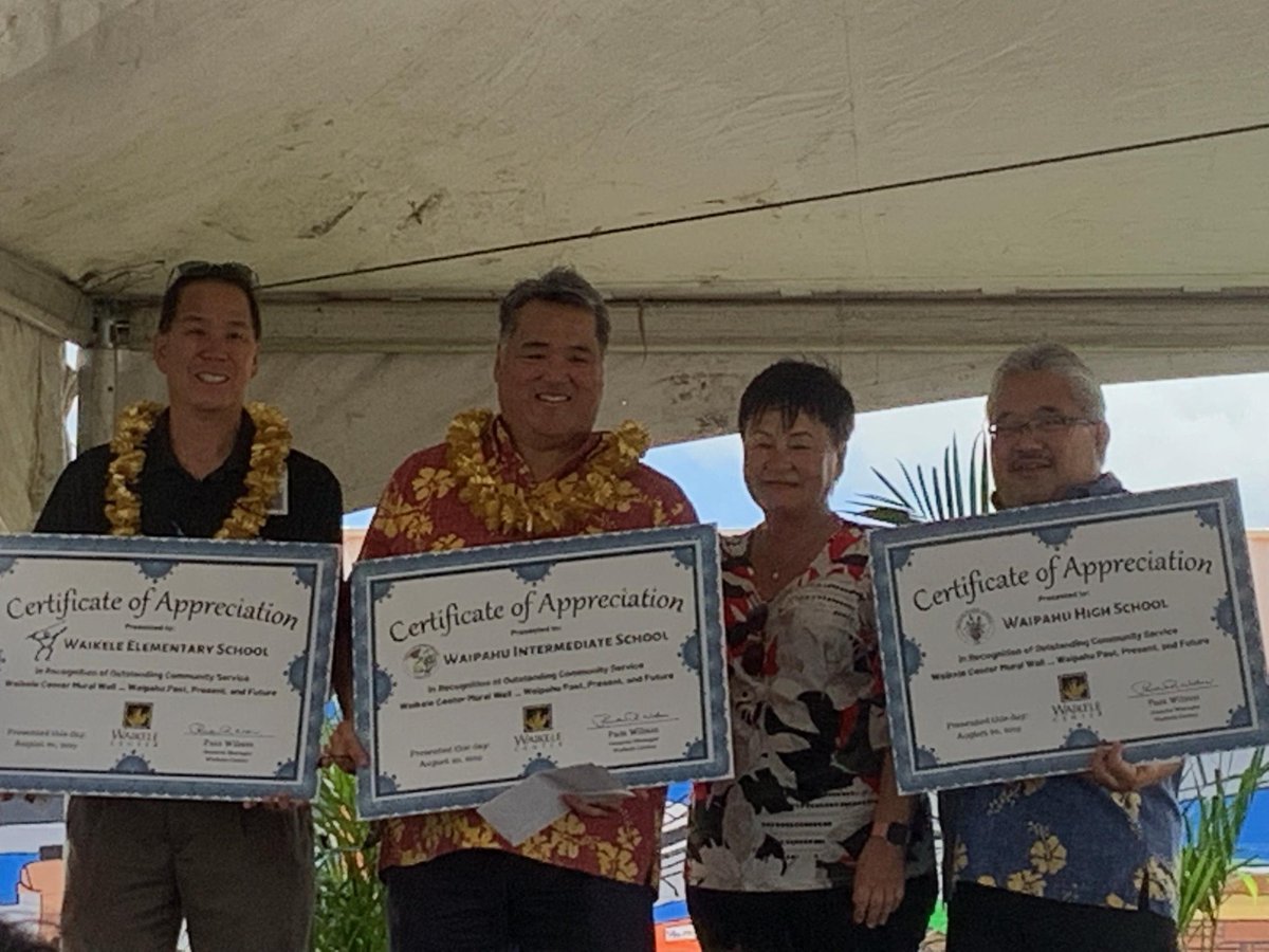 PWComplex's tweet photo. Celebrating the dedication of the Waikele Center Mural Wall! Waikele Elementary, Waipahu Intermediate, and Waipahu Schools all had students paint sections to give back to the community. Working with the Waikele Center on this beautification project. #PWComplex https://t.co/sqNYOT3oEK